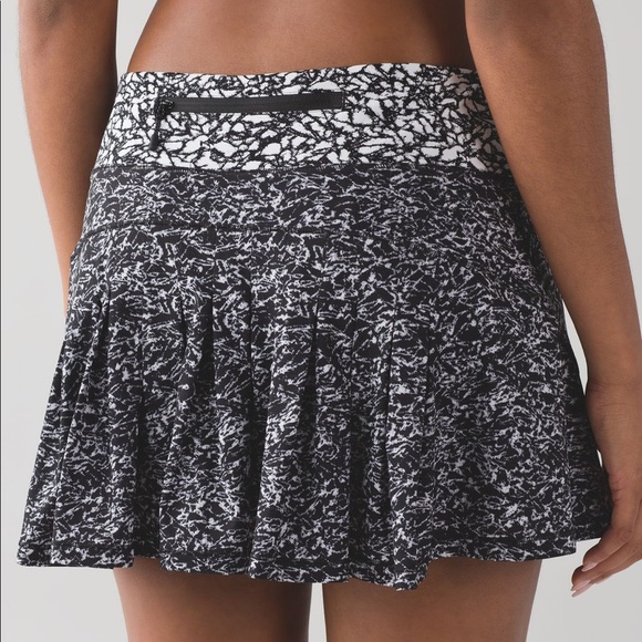 lululemon athletica Dresses & Skirts - Lululemon Circuit Breaker Skirt